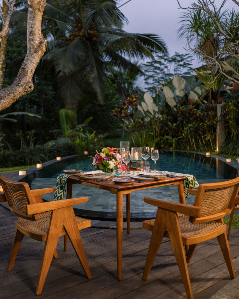 Romantic-Candlelight-Dinner