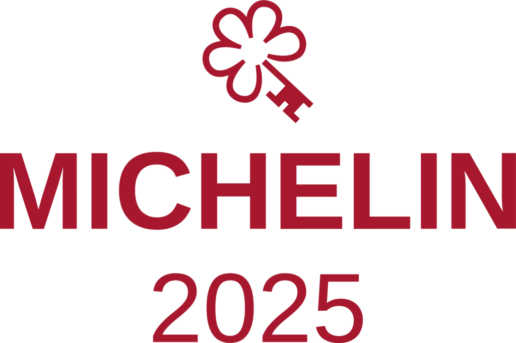 1 MICHELIN Key 2025 Vertical Red